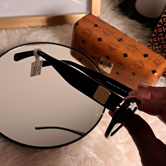 MCM 684S 001 Black Cat Eye Sunglasses 54mm main image 8